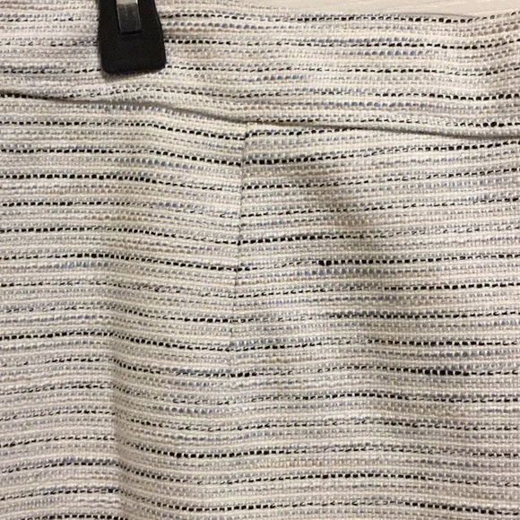 NWT LOFT, Sz.14 mini skirt, cream with black and blue accent - Picture 6 of 6